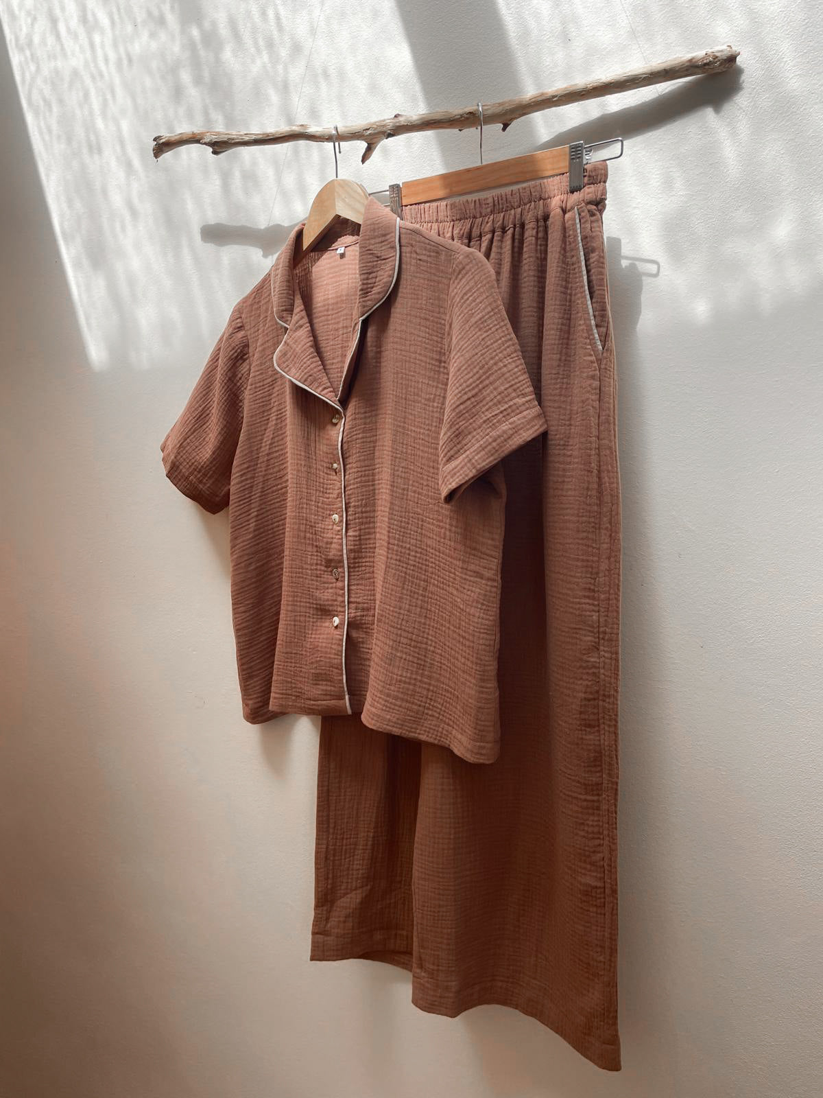 Ethical two-piece set with button-up shirt and pants