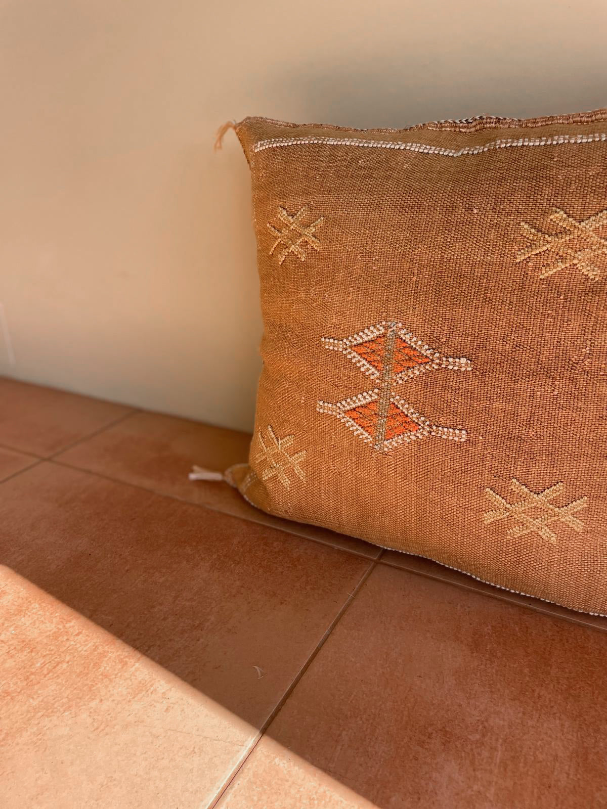Leoni Cactus Silk Cushion Cover