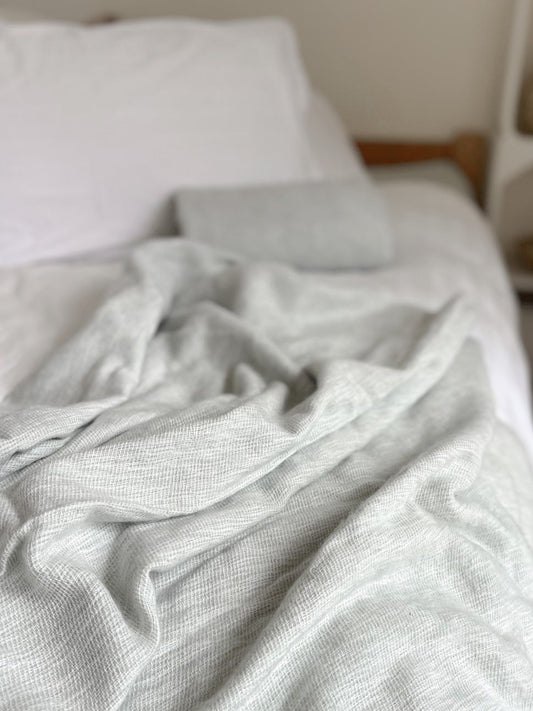 Soft Yak Wool Blanket in Light Grey — Cosy and Eco-Friendly Throw