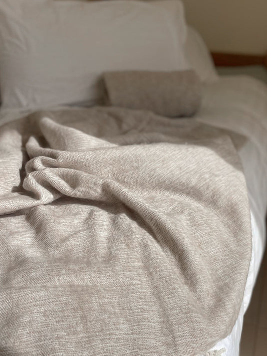 Soft Yak Wool Blanket in Beige— Cosy and Eco-Friendly Throw